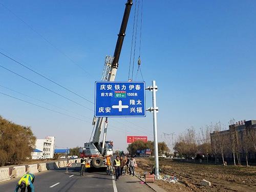 平凉平凉道路护栏网网片该如何进行正确的选购呢？